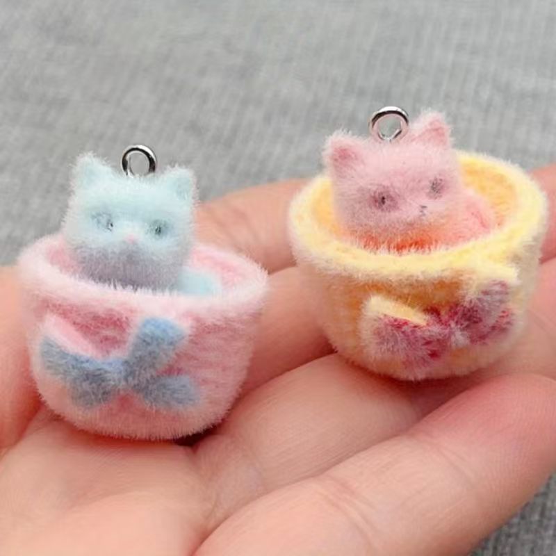 Drop Earrings - 4 buah liontin kucing resin 3D,