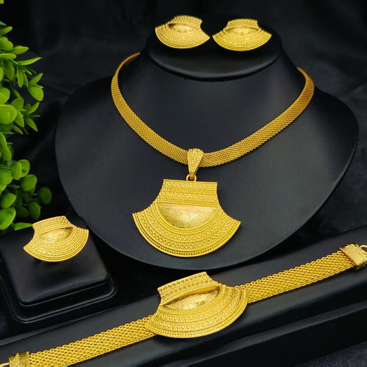 Fine Jewelry Watches Women - Set Perhiasan 4Pcs (Jam Tangan, Kalung,
