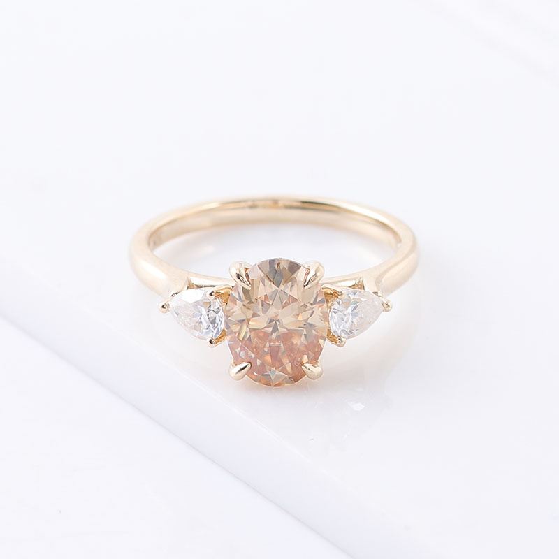 Moissanite Ring - Cincin Tiga Batu Emas Kuning 10K